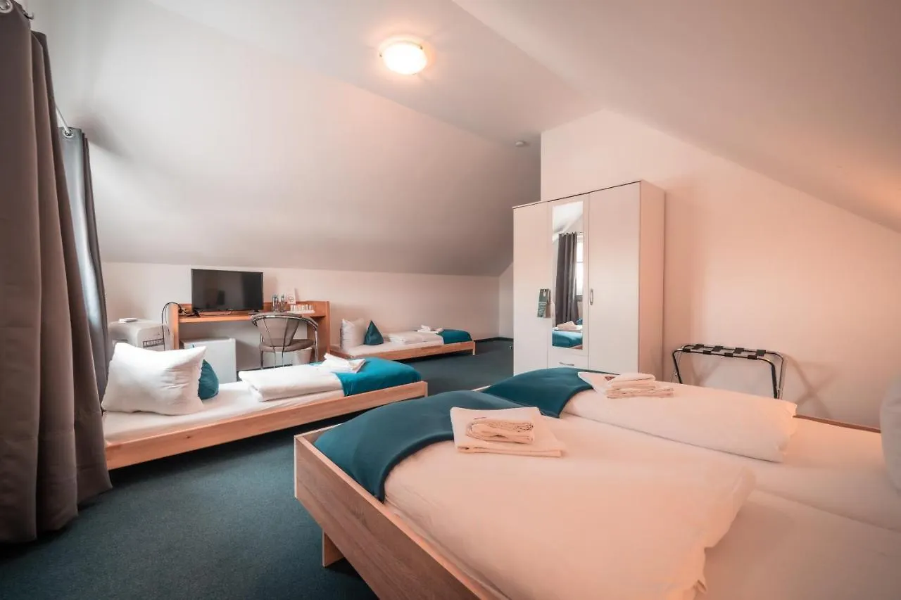 Airport Lounge Hotel Duesseldorf Bed & Breakfast